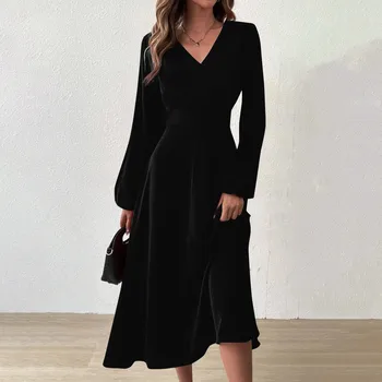 Осенне-зимнее платье 2023, новое женское модное платье в повседневном стиле для пригородных поездок, плиссированное платье с V-образным вырезом и длинным рукавом средней длины, однотонное платье